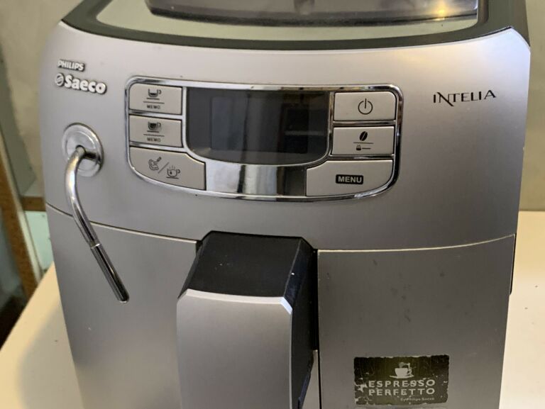 ekspres-do-kawy-philips-saeco-intelia-hd8752-marka-saeco