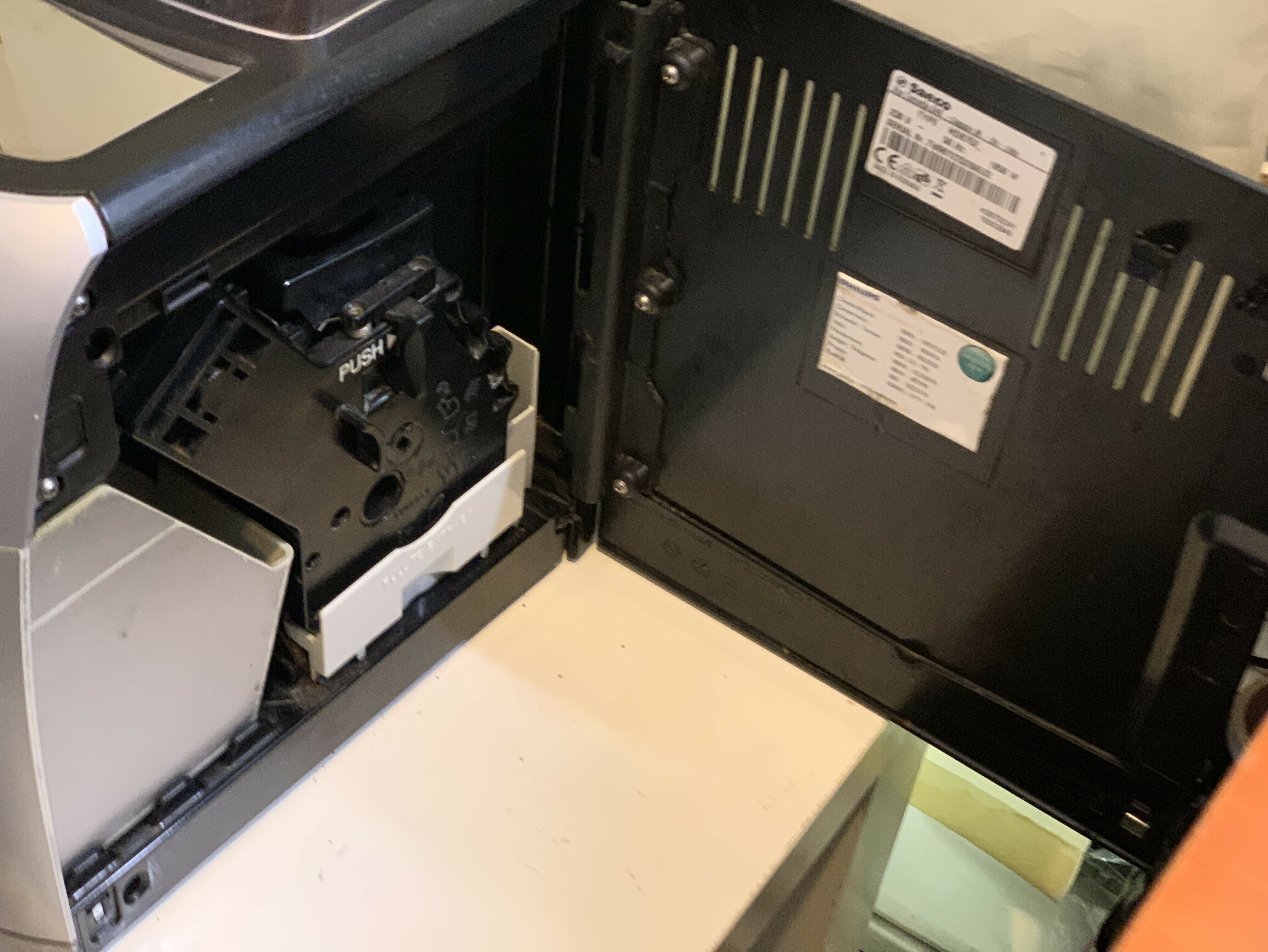 ekspres-do-kawy-philips-saeco-intelia-hd8752-model-saeco