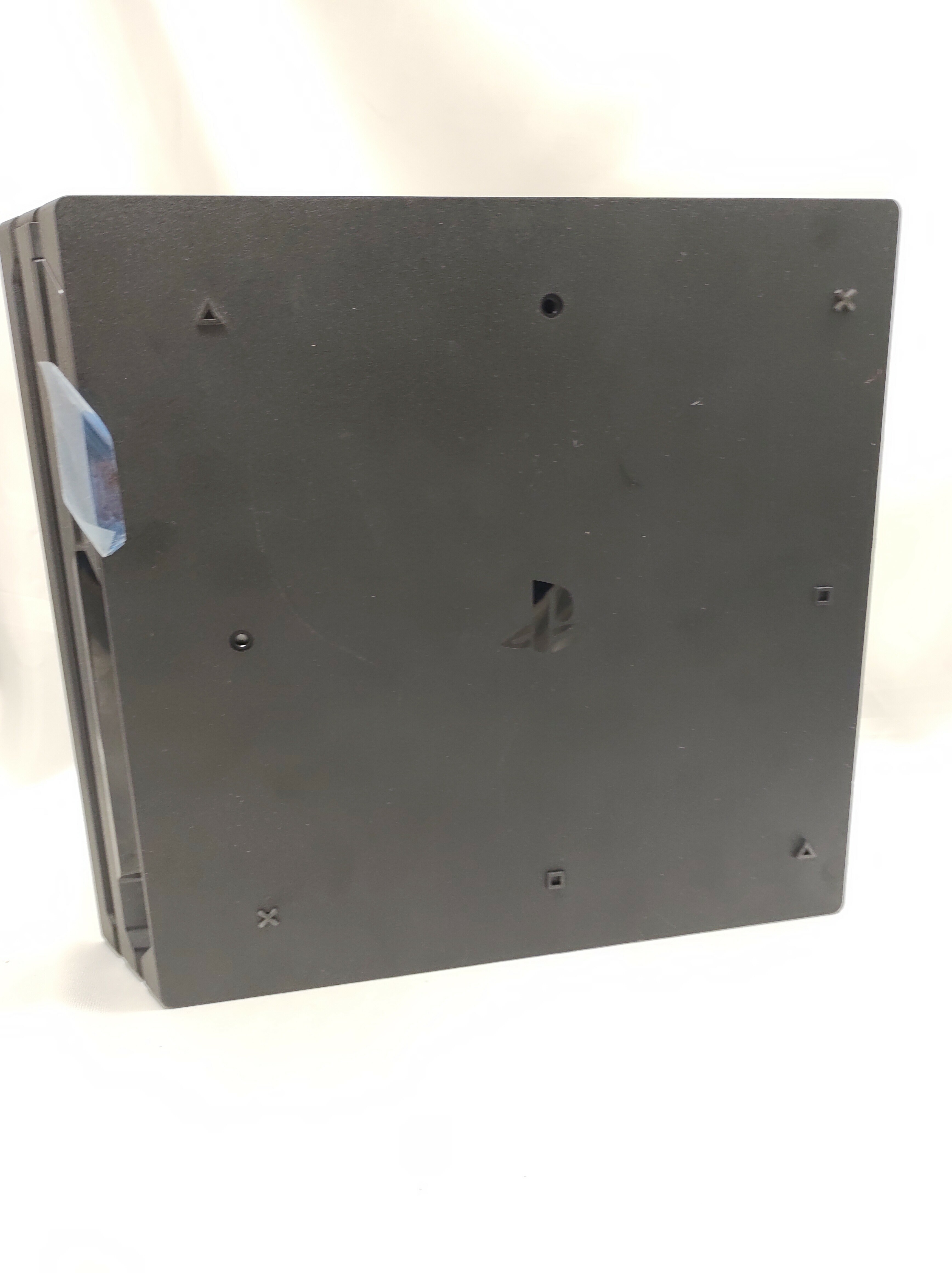 konsola-ps4-pro-1tb-2-pady-ladowarka-zasilacz-gry-w-zestawie-nie