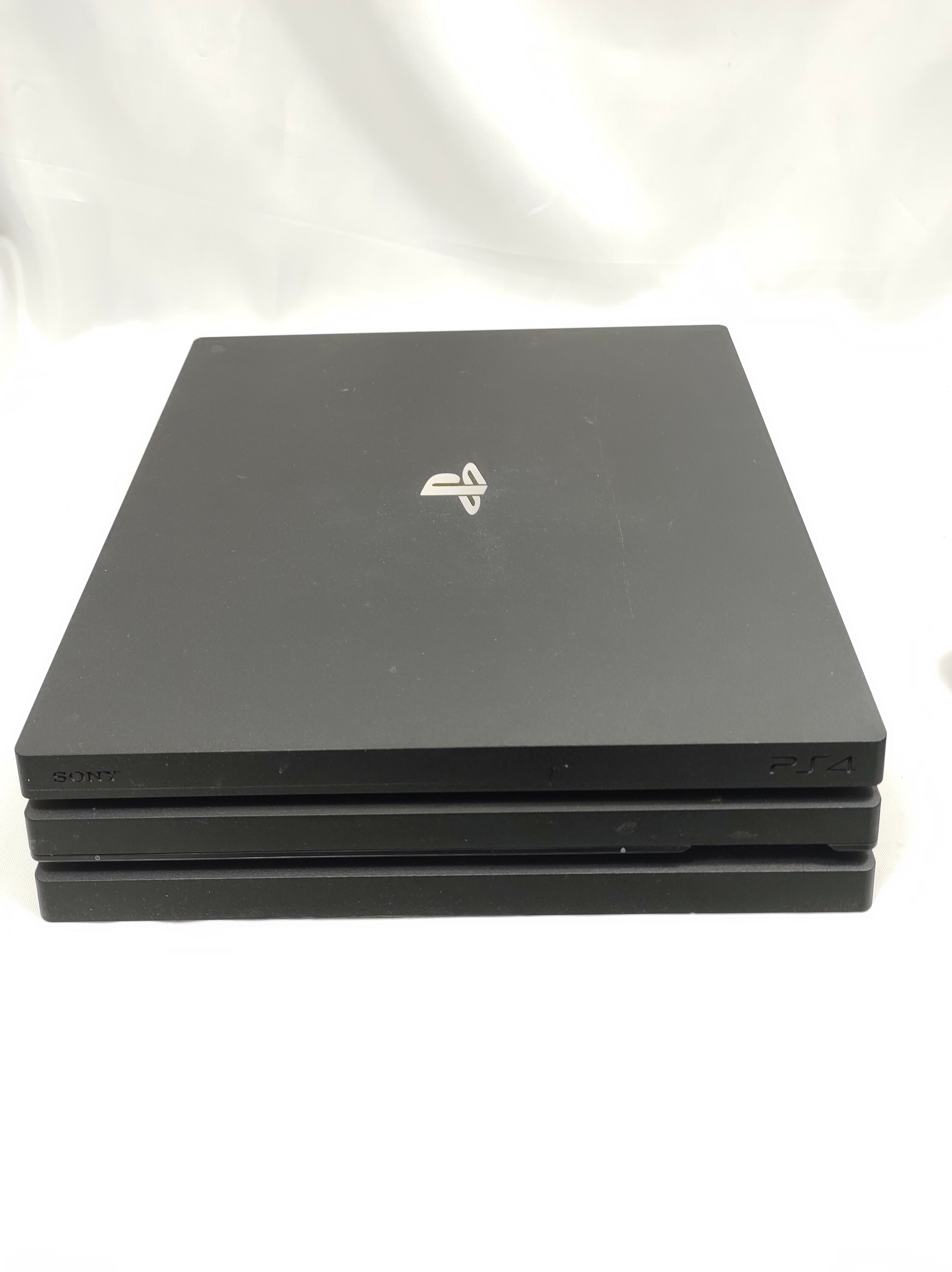 konsola-ps4-pro-1tb-2-pady-ladowarka-zasilacz-wersja-playstation-4-pro