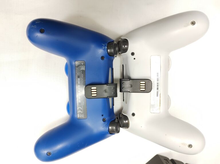 konsola-ps4-pro-1tb-2-pady-ladowarka-zasilacz-kod-producenta-cuh-7016b