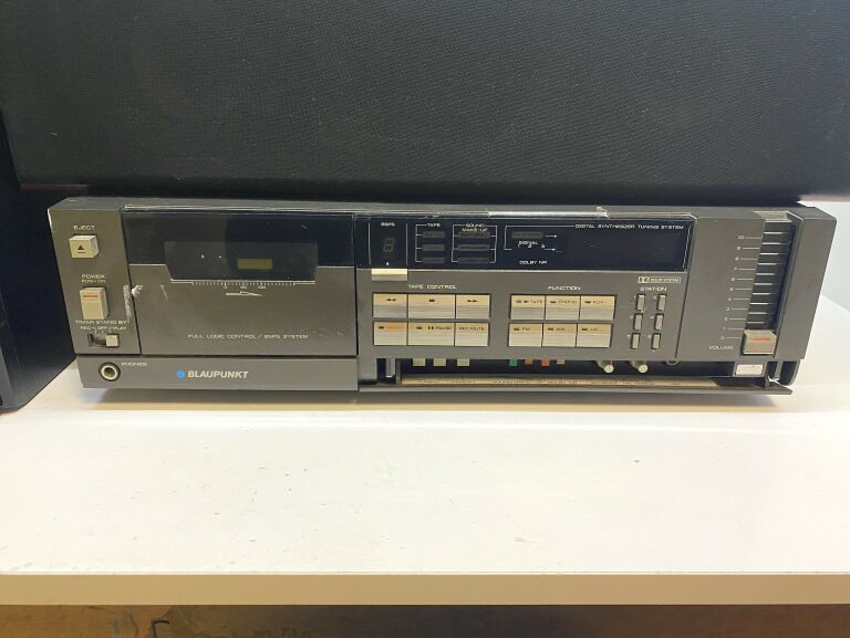 AMPLITUNER BLAUPUNKT CA-6300 + 4 GŁOŚNIKI