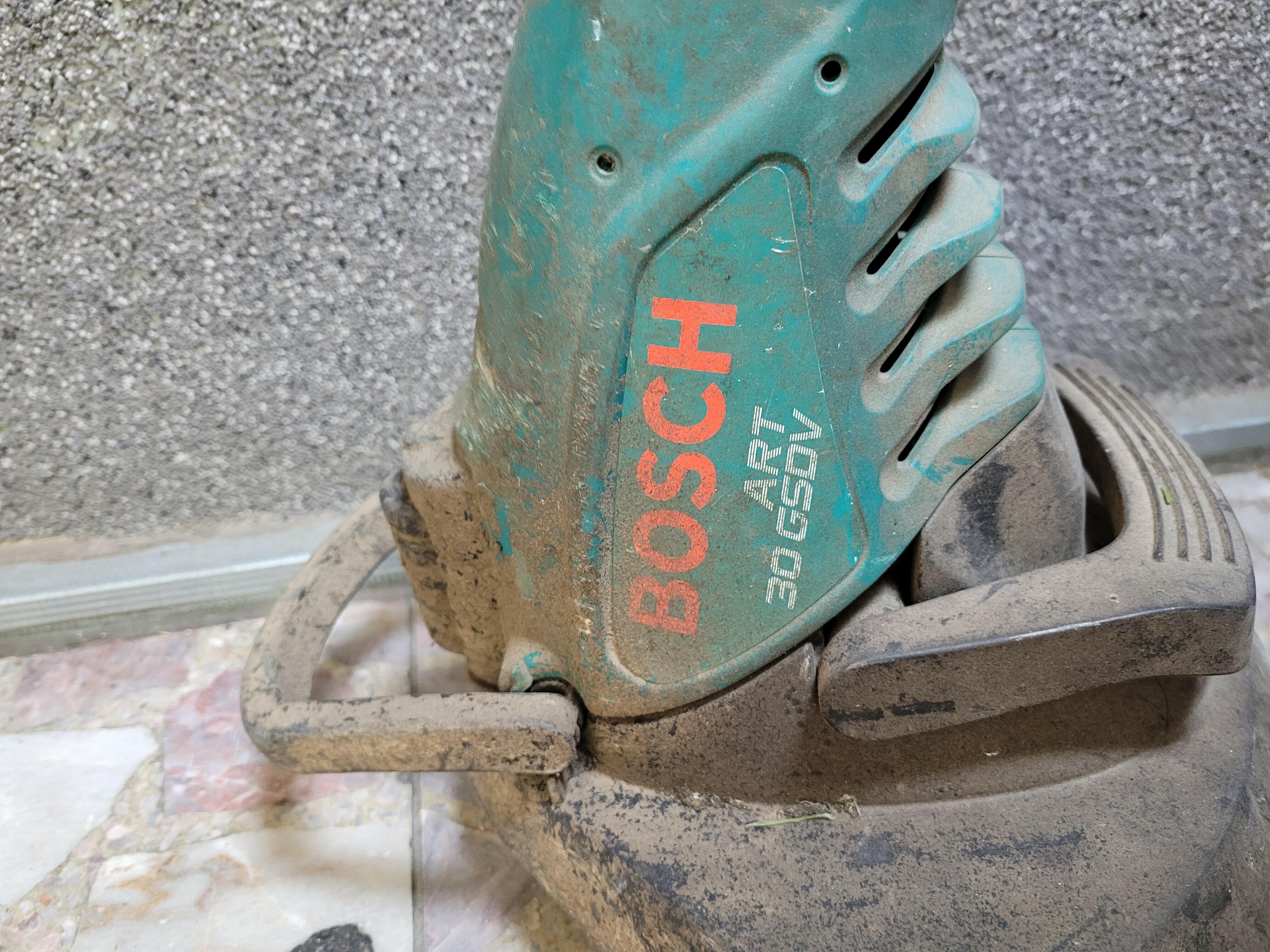 podkaszarka-do-trawy-bosch-art-30-gsdv-stan-11323-2