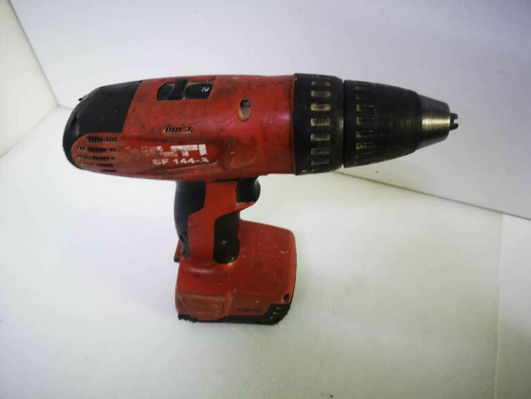 WKRĘTARKA HILTI SF 144-A + DWA AKU 14,4V 2,6AH