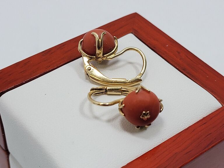 zlote-kolczyki-z-koralem-585-615g-stan-uzywany