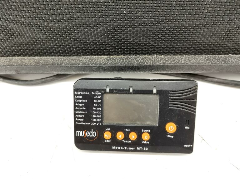 WZMACNIACZ PIEC GITAROWY SOUNDER GX-20R 20W