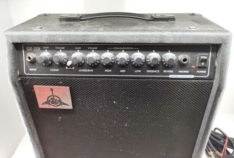 WZMACNIACZ PIEC GITAROWY SOUNDER GX-20R 20W