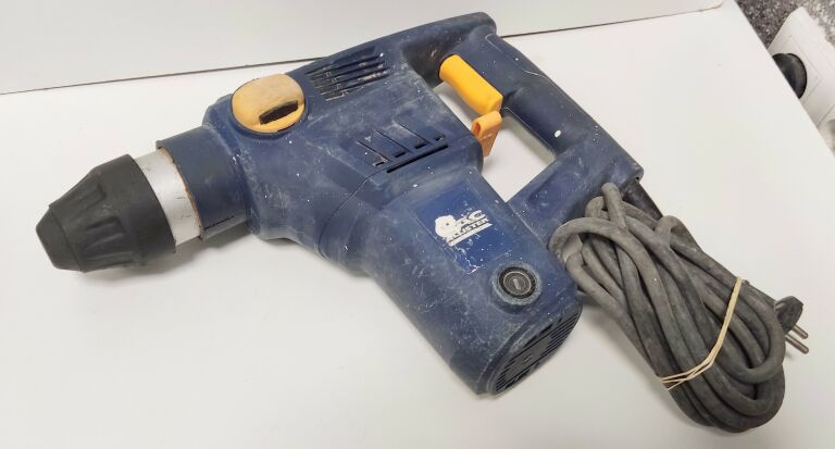 mlot-udarowy-obrotowy-macallister-mrh900-stan-uzywany