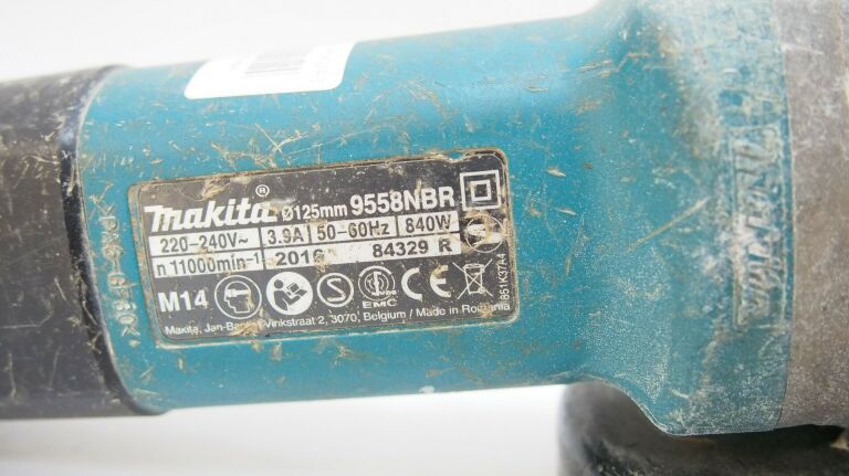 SZLIFIERKA KĄTOWA MAKITA 9558NBR