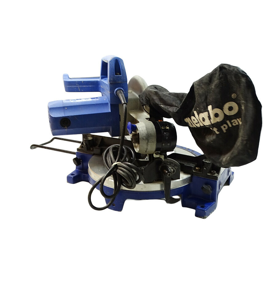 pilarka-ukosnica-metabo-ks-210-lasercut-srednica-tarczy-210