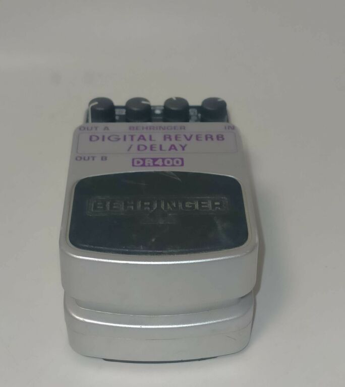 CYFROWY EFEKT GITAROWY BEHRINGER DR400