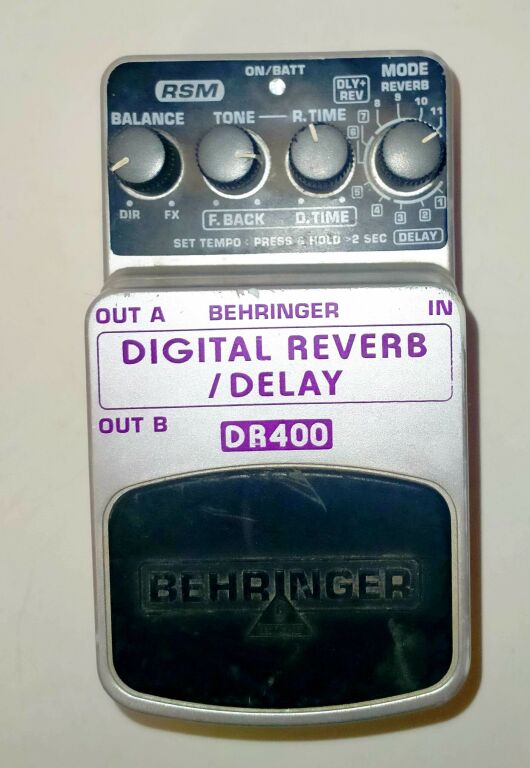 CYFROWY EFEKT GITAROWY BEHRINGER DR400
