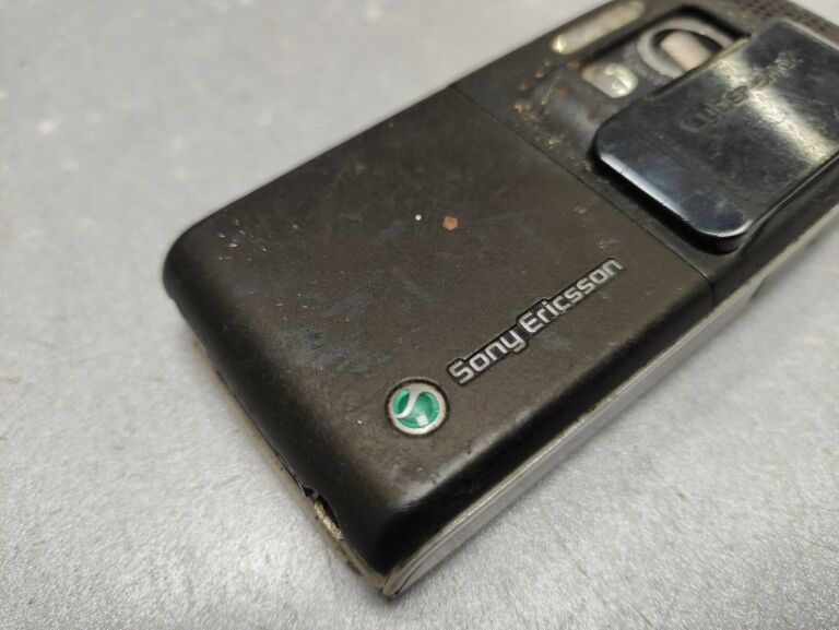 TELEFON SONY ERICSSON