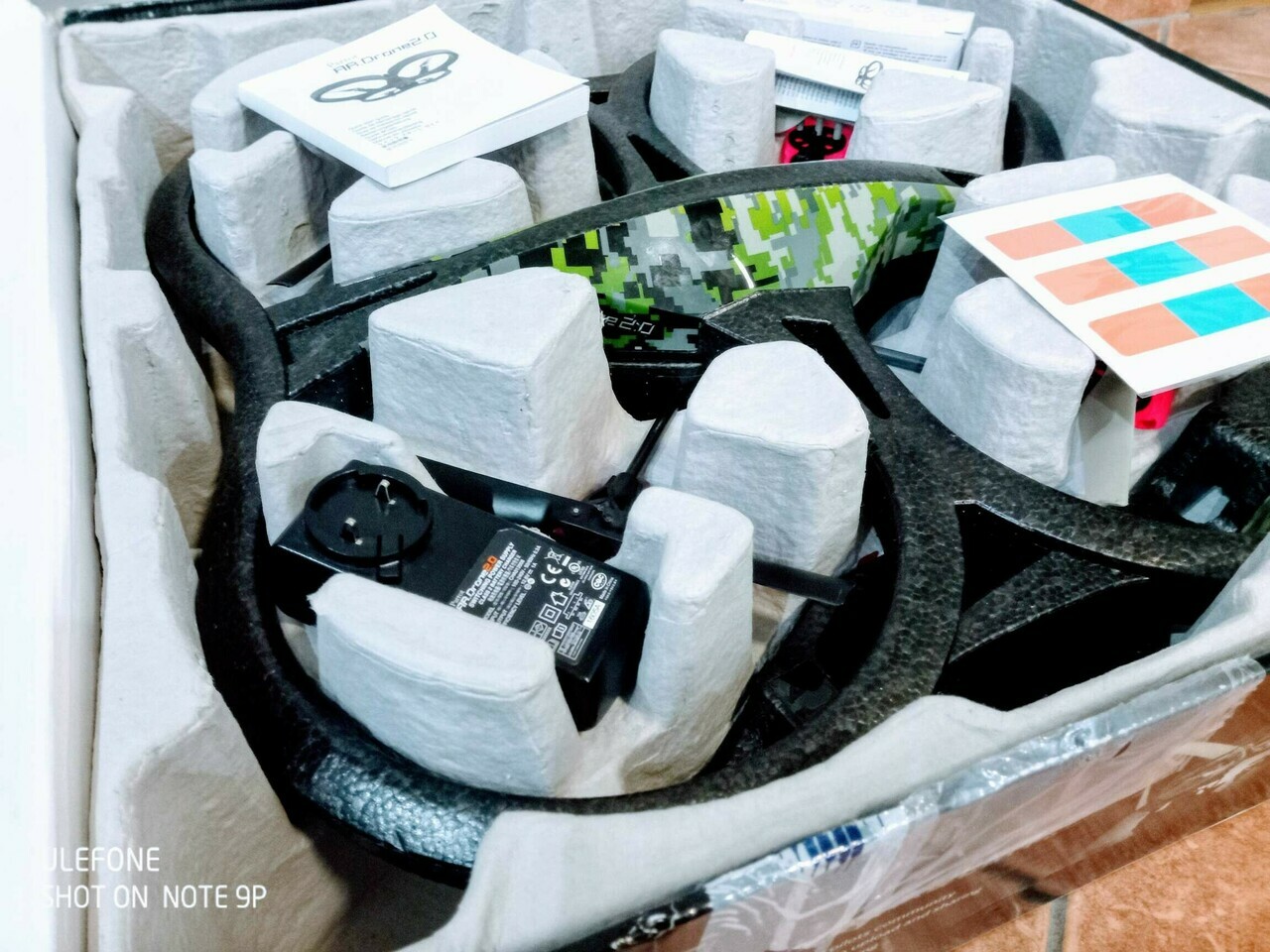 dron-parrot-ardrone-20-elite-edition-dzungla-rynek-38-paczkow-adben