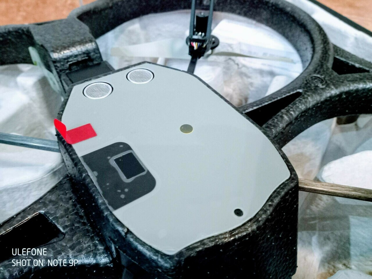 dron-parrot-ardrone-20-elite-edition-dzungla-liczba-smigiel-4