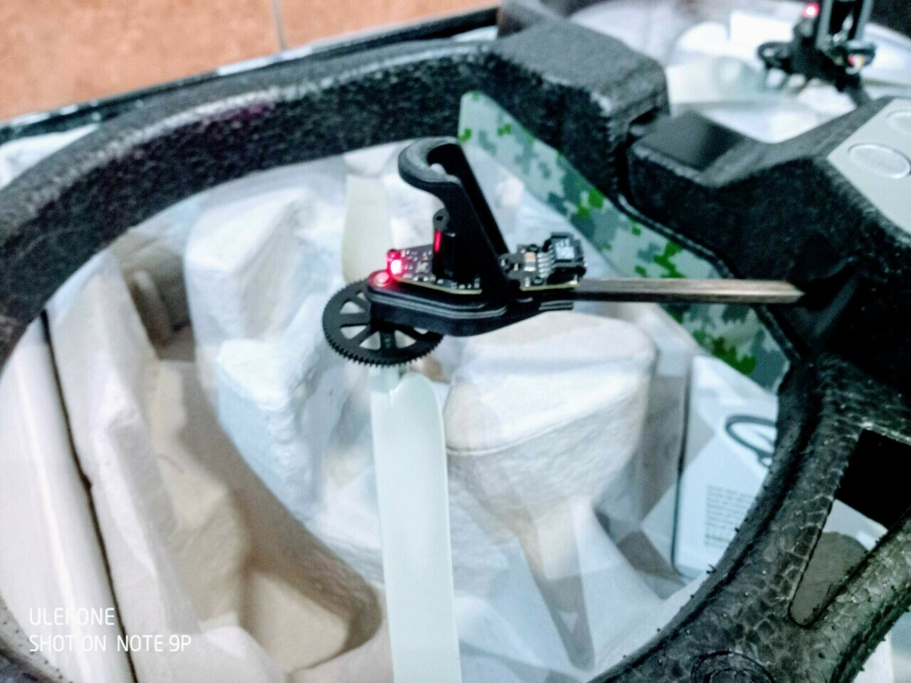 dron-parrot-ardrone-20-elite-edition-dzungla-stan-uzywany