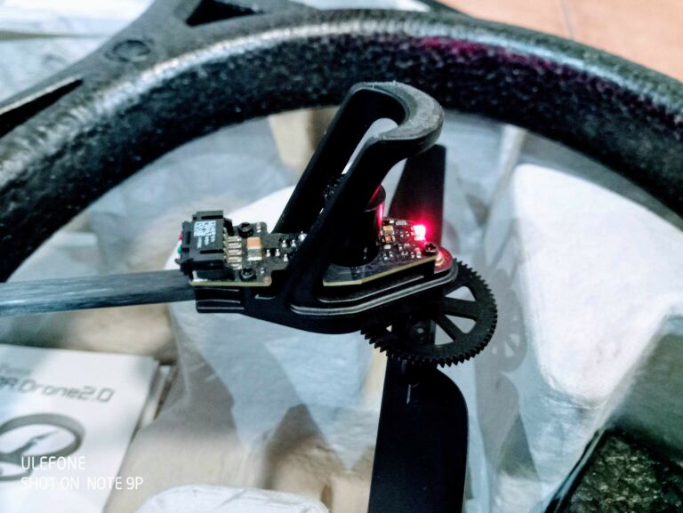 dron-parrot-ardrone-20-elite-edition-dzungla-marka-parrot