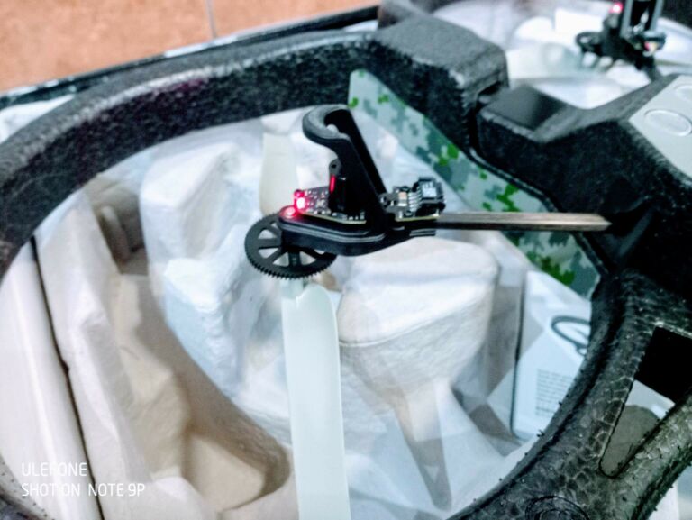 dron-parrot-ardrone-20-elite-edition-dzungla-stan-uzywany