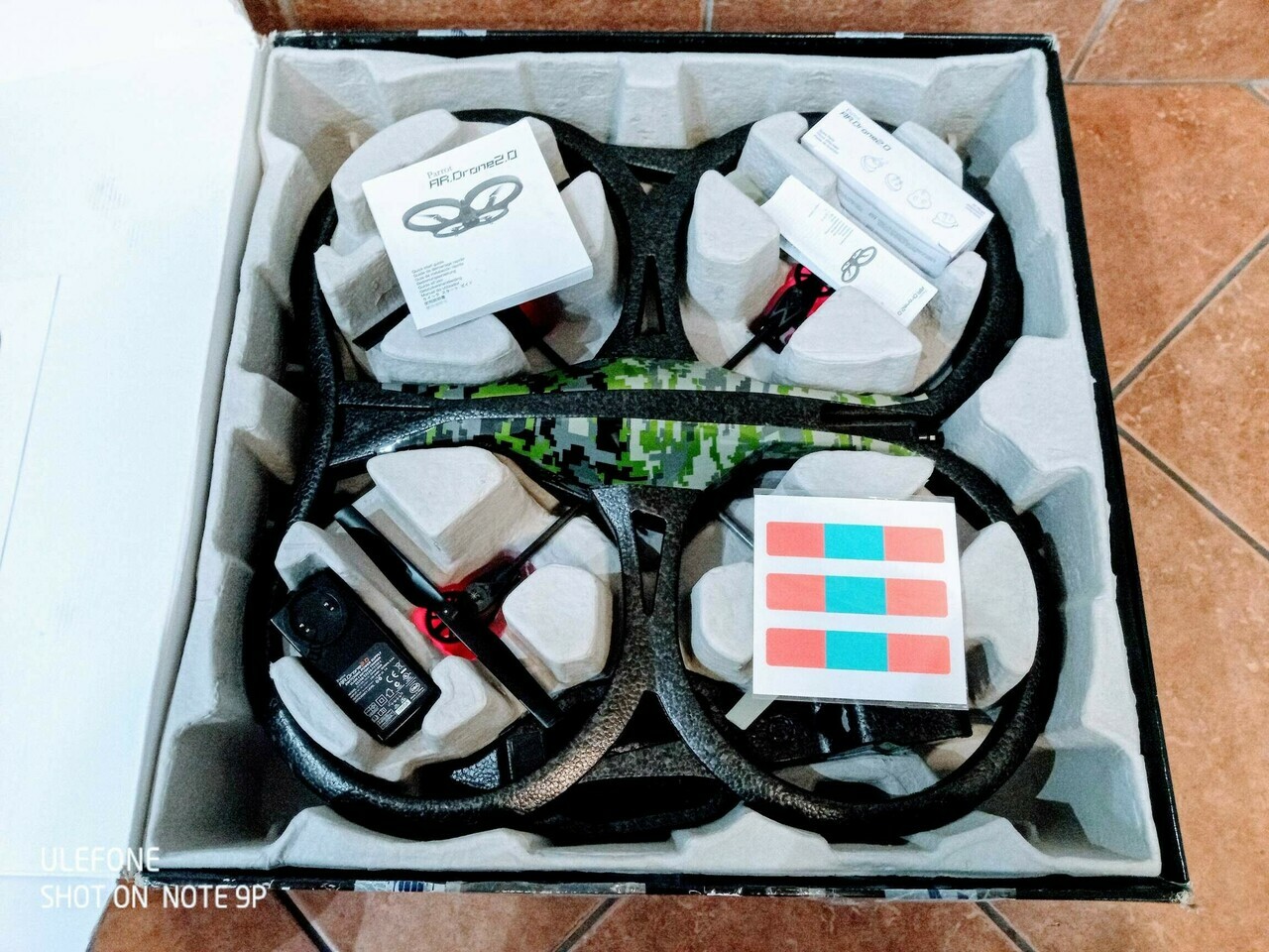 dron-parrot-ardrone-20-elite-edition-dzungla-pojemnosc-baterii-2000