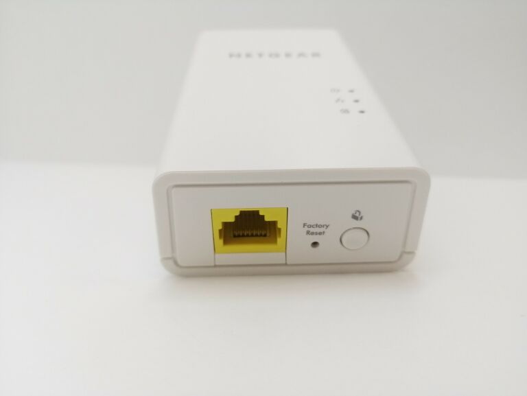 WZMACNIACZ SYGNAŁU WIFI NETGEAR POWERLINE 1000+