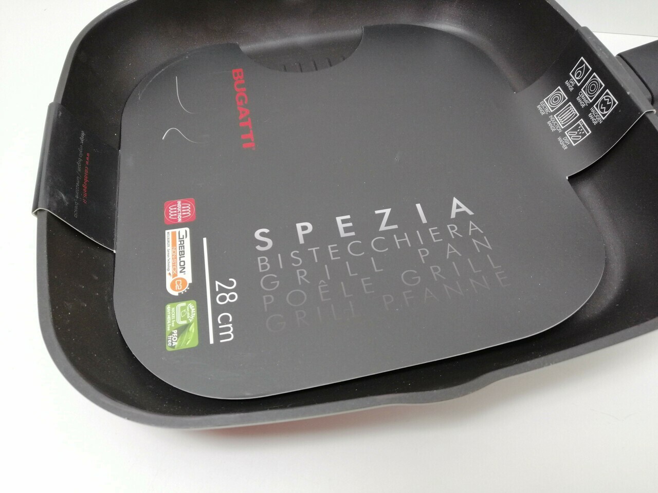 porzadna-patelnia-grilowa-bugatti-spezia-28-cm-stan-nowy