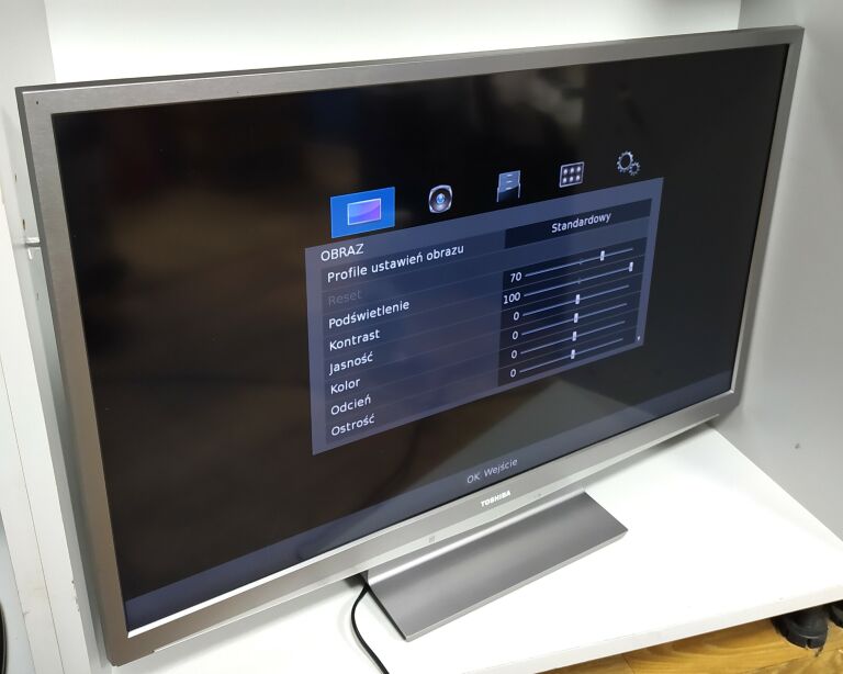 TELEWIZOR TOSHIBA 32" 32RL838 / PILOT