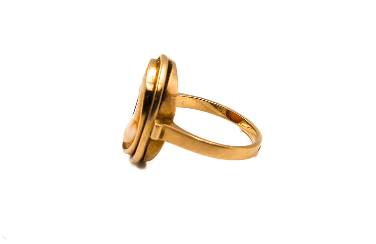 wyrob-jubilerski-uzywany-pierscionek-kamea-stan-uzywany