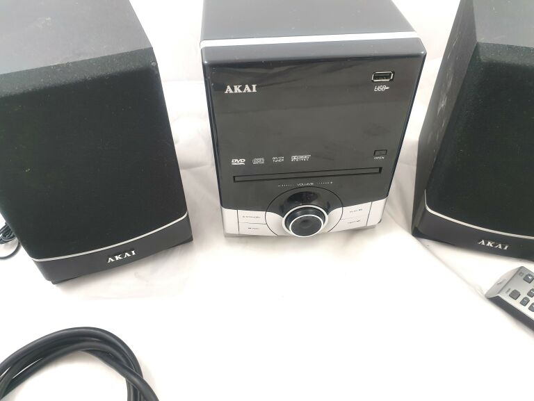WIEŻA AKAI AMD05 + PILOT
