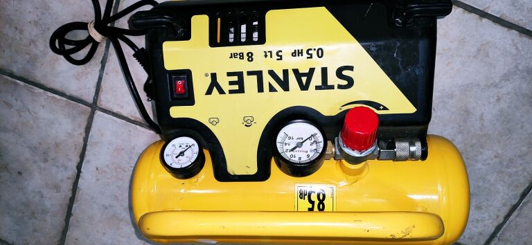 kompresor-stanley-moc-100