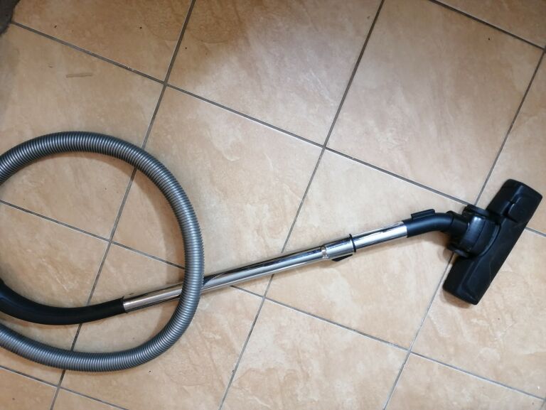ODKURZACZ ELECTROLUX EEG43WR