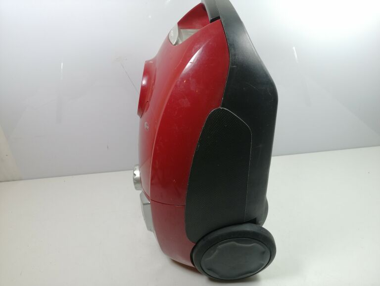 ODKURZACZ ELECTROLUX EEG43WR