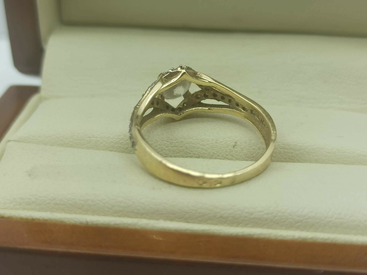 zloty-pierscionek-283585-stan-uzywany