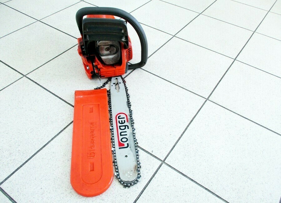 pila-spalinowa-husqvarna-236-marka-husqvarna