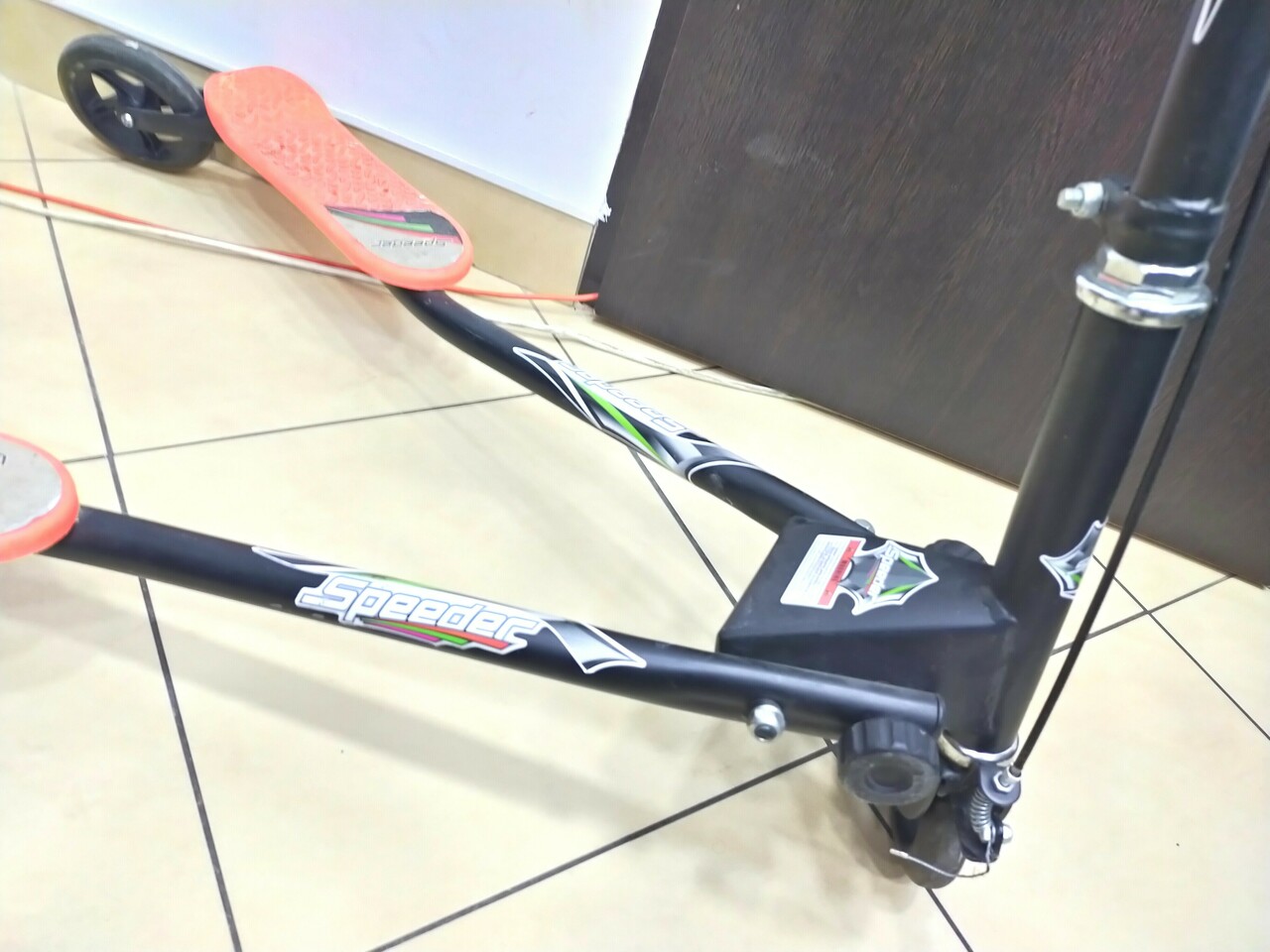 hulajnoga-trojkolowa-speeder-fliker-model-speeder