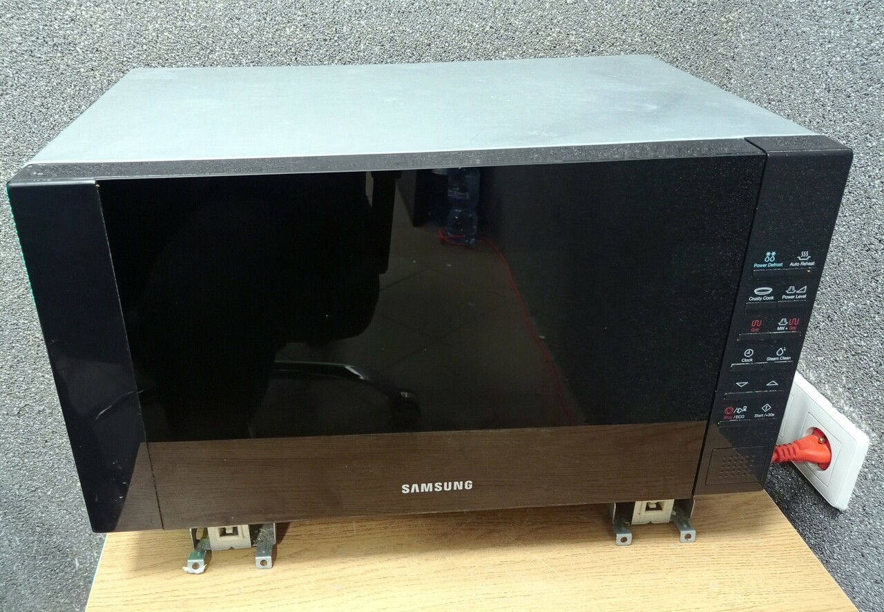 kuchenka-mikrofalowa-samsung-fg87sub-stan-uzywany