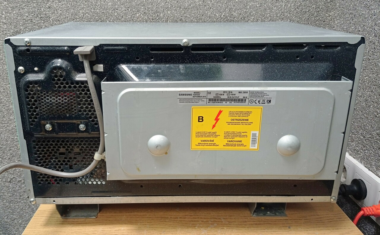 kuchenka-mikrofalowa-samsung-fg87sub-pojemnosc-23