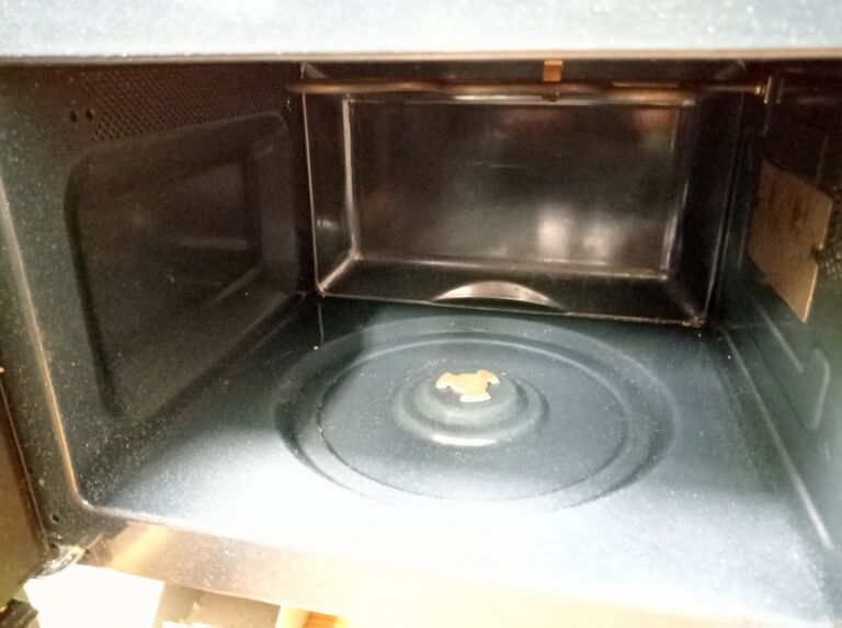 kuchenka-mikrofalowa-samsung-fg87sub-model-fg87su