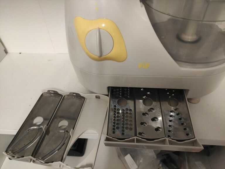 robot-kuchenny-fif-model-fif