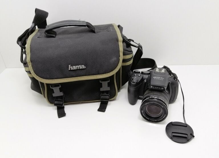 USZKODZONY APARAT FUJIFILM FINEPIX HS25EXR OPIS!