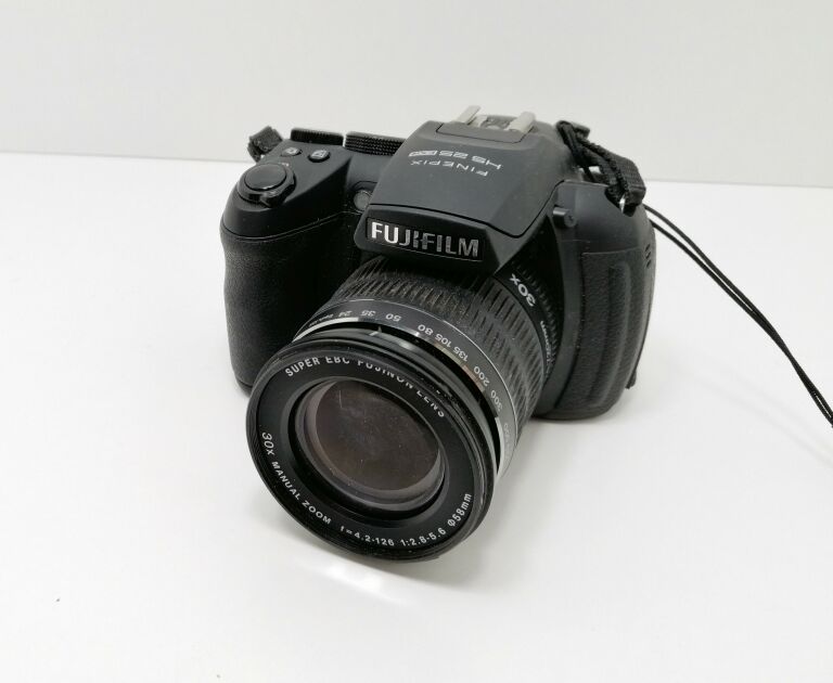 USZKODZONY APARAT FUJIFILM FINEPIX HS25EXR OPIS!