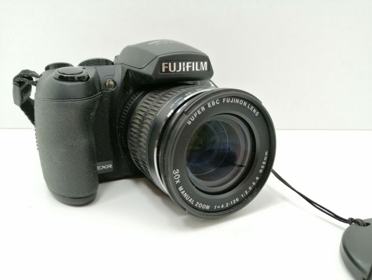 USZKODZONY APARAT FUJIFILM FINEPIX HS25EXR OPIS!
