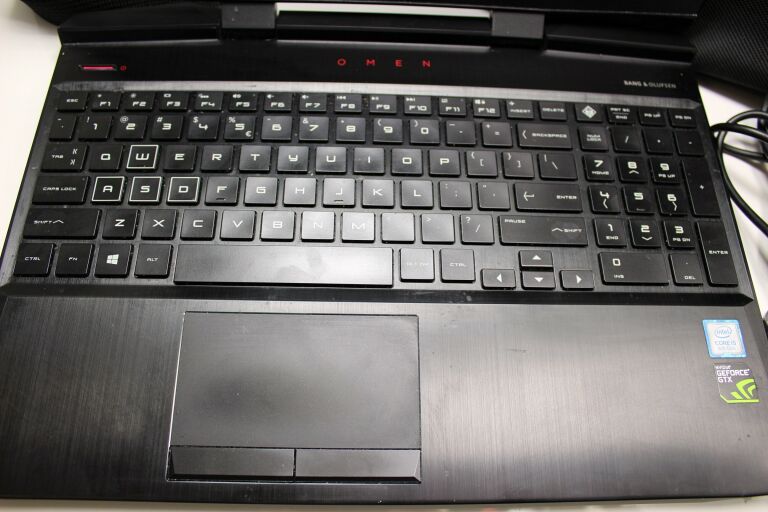 LAPTOP HP OMEN 15-DC0005NW 1200GB ROM 8GB RAM SSD