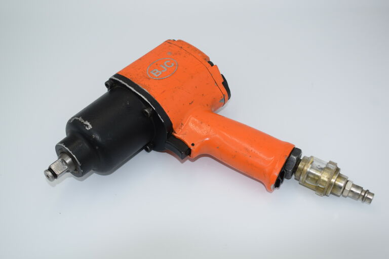 klucz-pneumatyczny-udarowy-12-1050nm-bjc-do-kol-os-piastowskie-74a-poznan