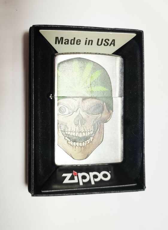 zapalniczka-zippo-pudelko-marka-zippo
