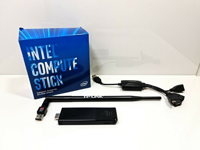 MINIKOMPUTER INTEL COMPUTE STICK BOXSTK1AW32SC
