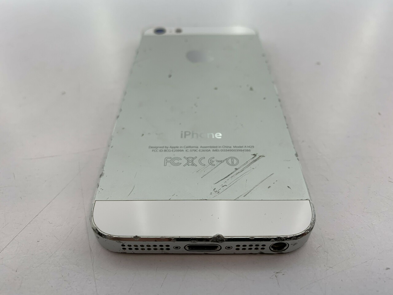 apple-iphone-5-uszkodzony-kolor-srebrny