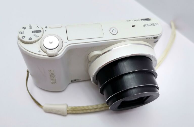APARAT CYFROWY SAMSUNG WB250F 14.2 MPIX /OPIS!