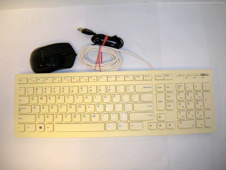 LENOVO S40-40 AIO 21,5 INTEL/4GB/400GB