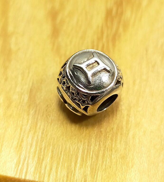PANDORA CHARMS VINTAGE BLIZNIĘTA 2,22G