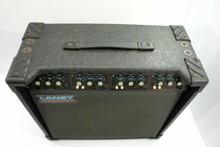 PIEC GITAROWY LANEY LINEBACKER ELECTRONIC KD 300W